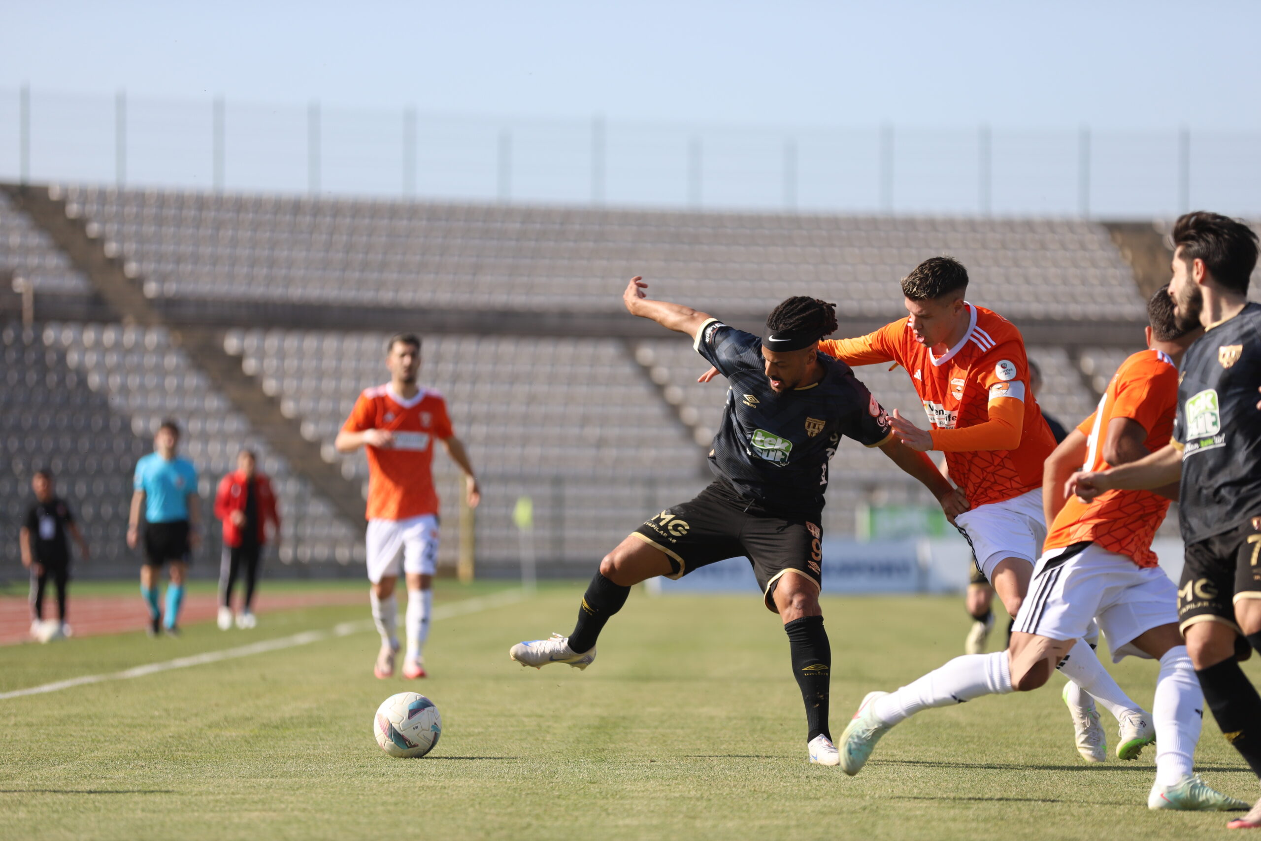 10 Kişiyle Oynanan Maçın Sırrı: 1-0'lık Kazanma Stratejileri