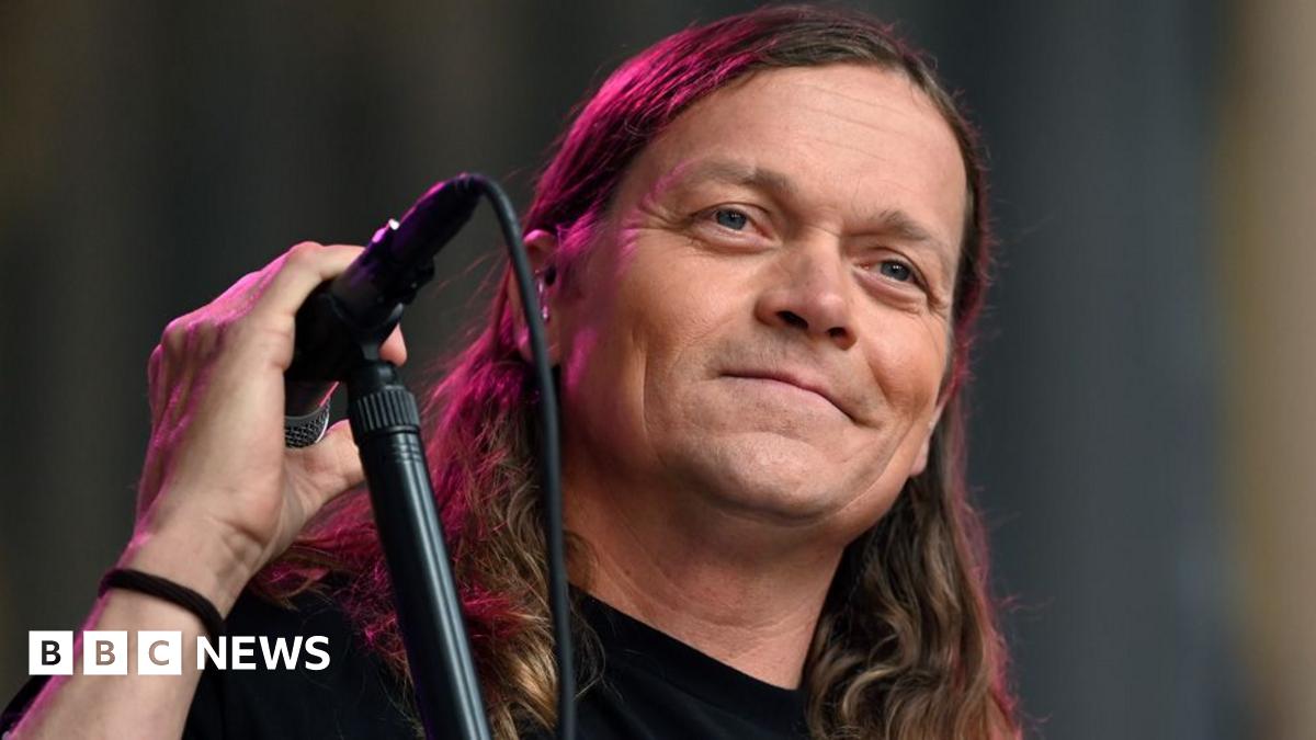 3 Doors Down's Brad Arnold Diagnosed With Stage Four Kidney Cancer 3 Doors Down's Brad Arnold Diagnosed With Stage Four Kidney Cancer