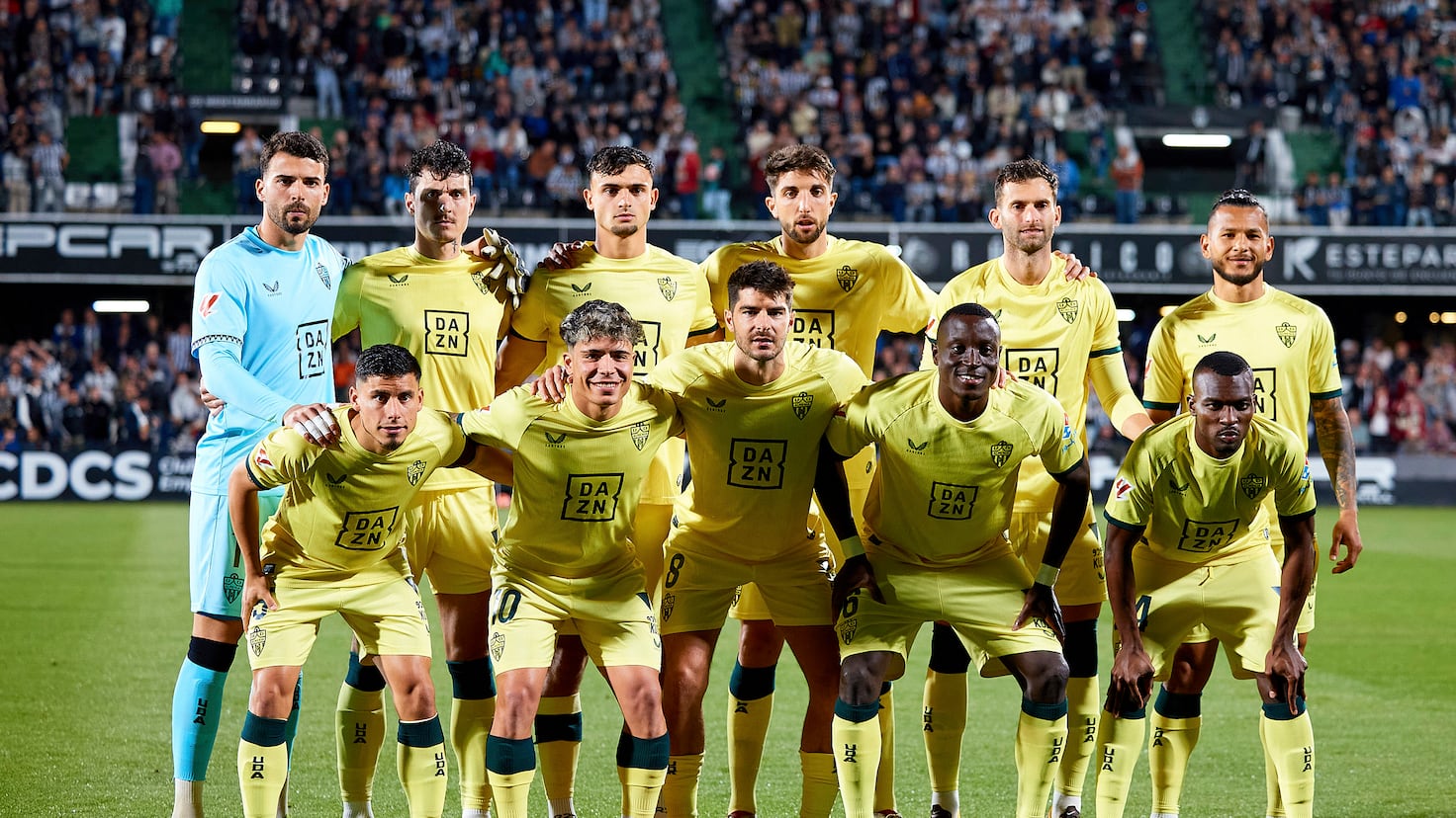 Almería Se Hunde: Una Racha De Suspensos Hunde Al Equipo Almería Se Hunde: Una Racha De Suspensos Hunde Al Equipo