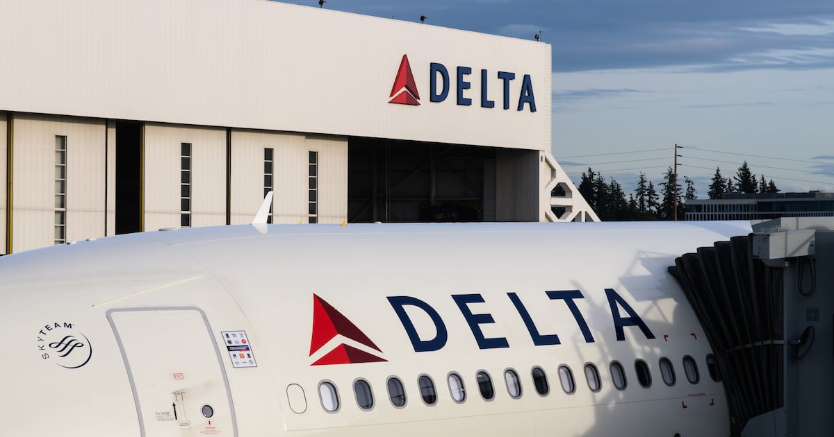 Delta Plane Lands Safely In Jacksonville After Mid-Flight Mechanical Problem