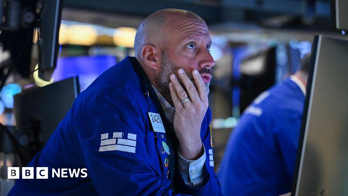 Dow Plunges, Dollar Weakens: Trump's Latest Attack On Fed Chair Powell Dow Plunges, Dollar Weakens: Trump's Latest Attack On Fed Chair Powell
