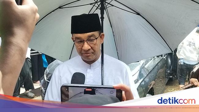 Gubernur Anies Sampaikan Belasungkawa, Ikuti Pemakaman Suami Najwa Shihab Gubernur Anies Sampaikan Belasungkawa, Ikuti Pemakaman Suami Najwa Shihab
