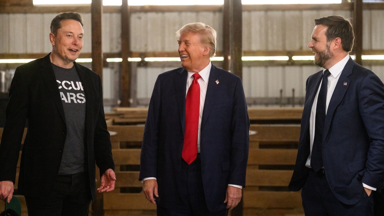 How Tall Is Donald Trump? Images With Elon Musk And Tucker Carlson Fuel Discussion How Tall Is Donald Trump? Images With Elon Musk And Tucker Carlson Fuel Discussion