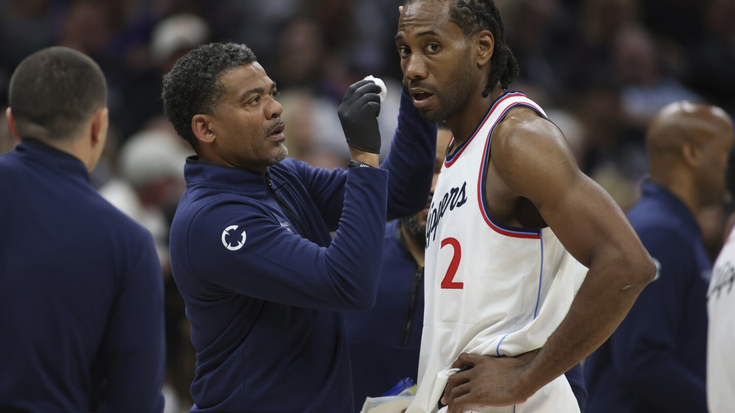 Kawhi Leonard's Fitness Key For Clippers' Playoff Push Kawhi Leonard's Fitness Key For Clippers' Playoff Push