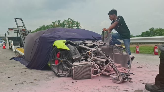 Kronologi Kecelakaan Lamborghini Yang Ringsek Di Tol Jombang Kronologi Kecelakaan Lamborghini Yang Ringsek Di Tol Jombang
