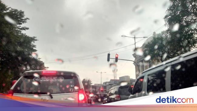 Musim Hujan Di Jawa Timur: BMKG Paparkan Faktor Penyebabnya Musim Hujan Di Jawa Timur: BMKG Paparkan Faktor Penyebabnya