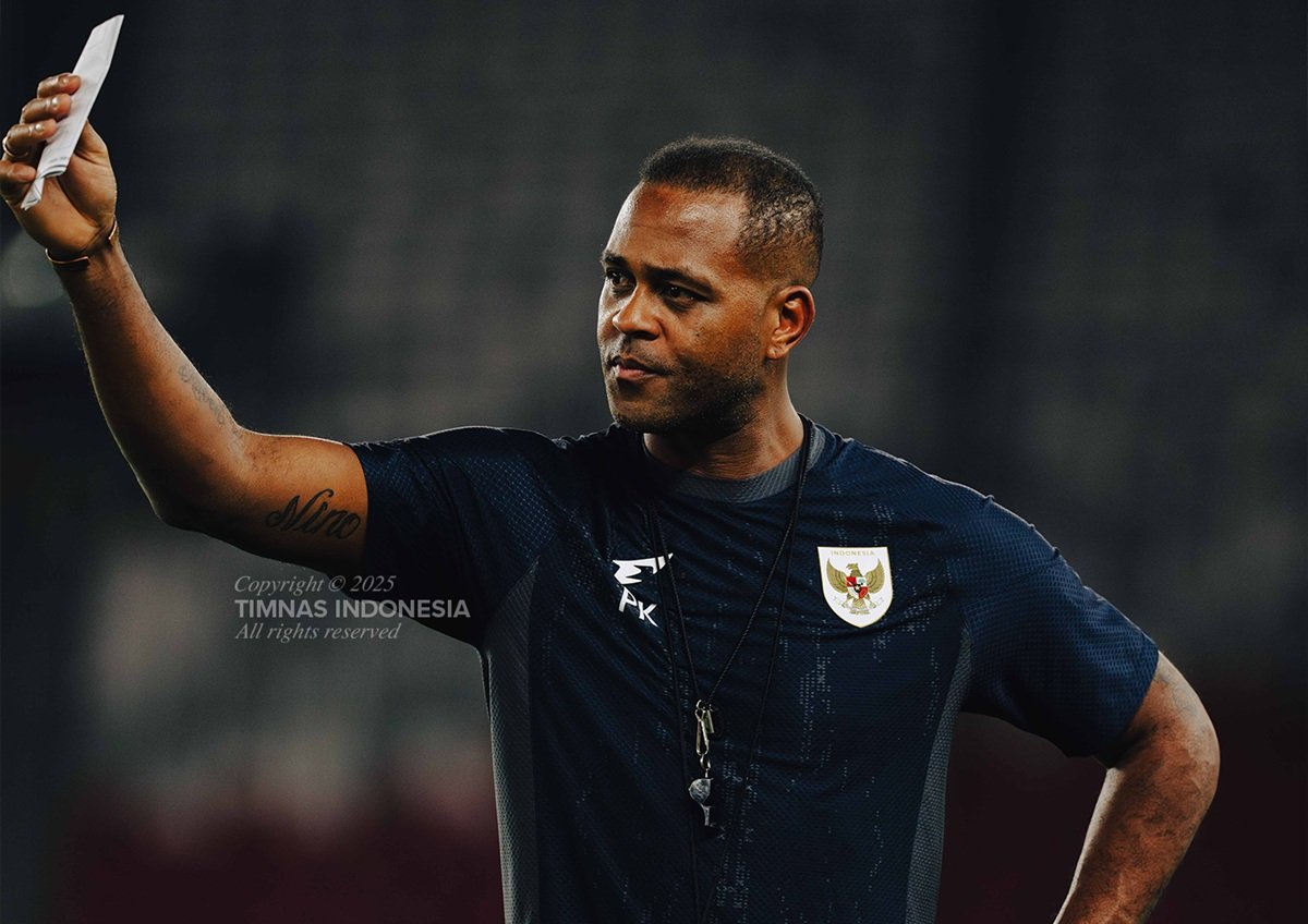 Patrick Kluivert Coret Dua Pemain Timnas Indonesia Jelang Laga Kualifikasi Piala Dunia 2026 Patrick Kluivert Coret Dua Pemain Timnas Indonesia Jelang Laga Kualifikasi Piala Dunia 2026