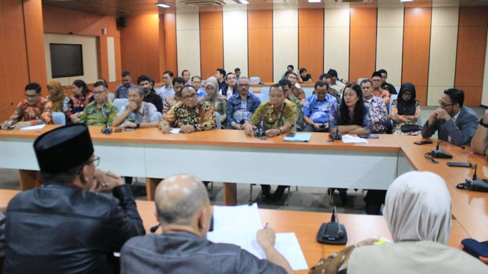 Pelantikan Calon PPPK Bekasi: Dorongan Pemkab Dan DPRD Untuk Taati Jadwal