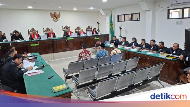 Pengakuan Mengejutkan: Kadis Bayar Rp 195 Juta Agar Tetap Berkuasa Pengakuan Mengejutkan: Kadis Bayar Rp 195 Juta Agar Tetap Berkuasa