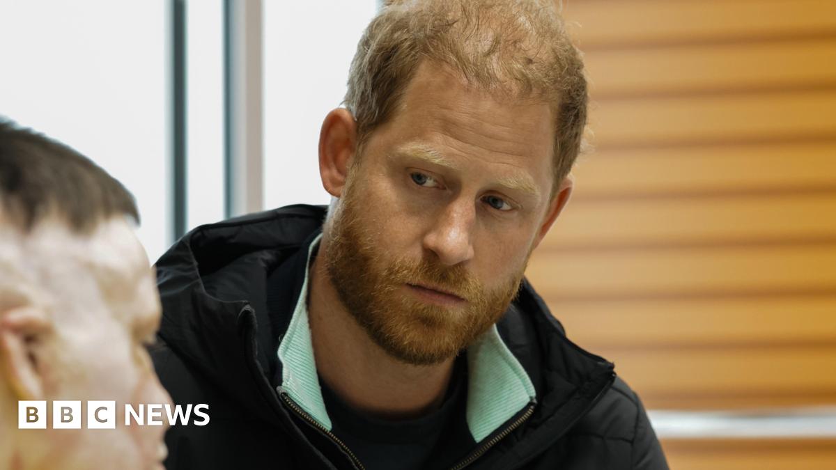 Prince Harry In Ukraine: Supporting War Victims Prince Harry In Ukraine: Supporting War Victims