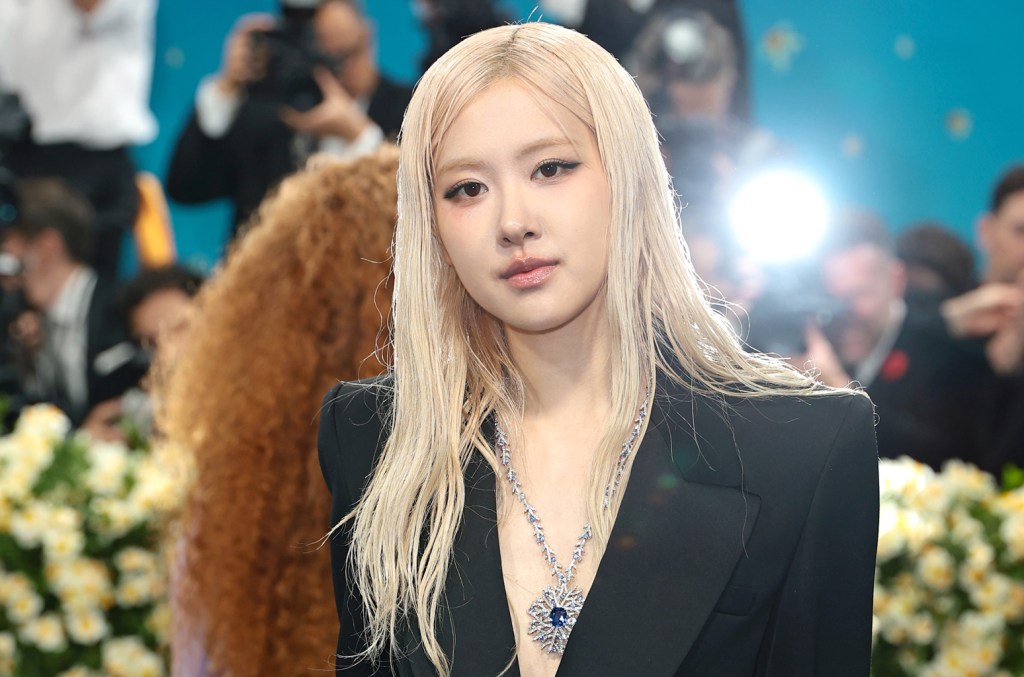 Rosé's Sharp YSL Tuxedo: A Standout Moment At The 2025 Met Gala Rosé's Sharp YSL Tuxedo: A Standout Moment At The 2025 Met Gala