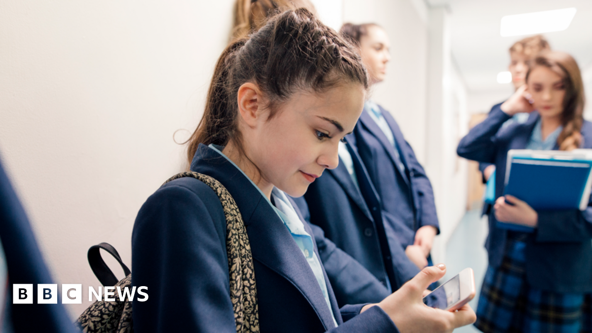 School Phone Policy: Children's Commissioner Supports Head Teacher Authority School Phone Policy: Children's Commissioner Supports Head Teacher Authority