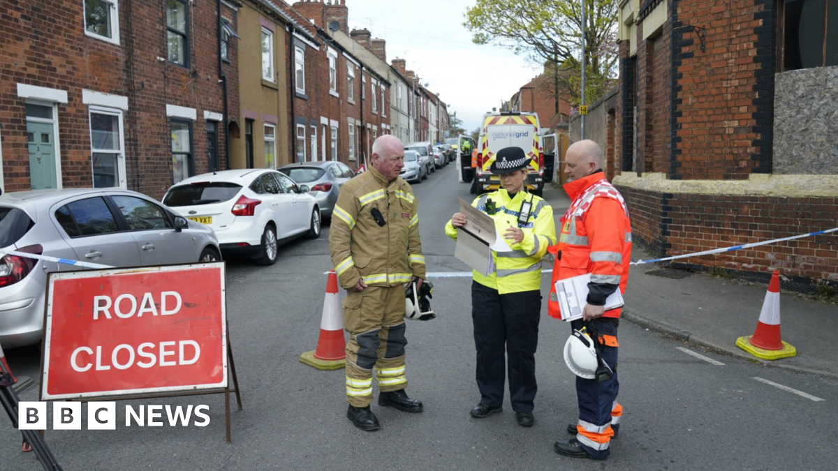 Serious Worksop Explosion: Fatal Blast Destroys Home Serious Worksop Explosion: Fatal Blast Destroys Home
