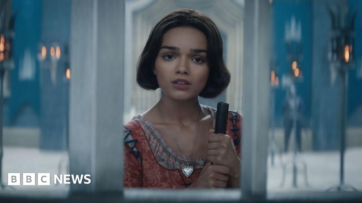 Snow White Film Review: A Compelling But Flawed Fairy Tale Snow White Film Review: A Compelling But Flawed Fairy Tale