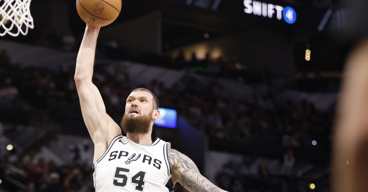 Spurs' Dominant First Half Fuels Victory Over Knicks Spurs' Dominant First Half Fuels Victory Over Knicks