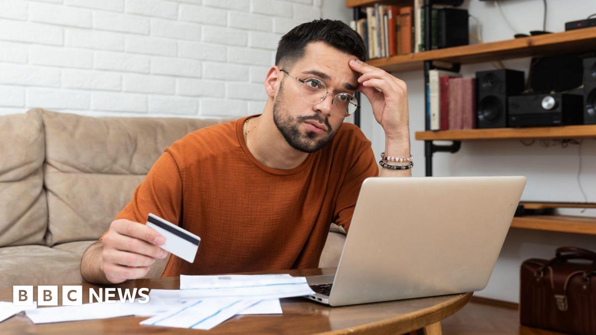 UK Savings Crisis: One In Ten Britons Have No Savings, Regulator Reveals UK Savings Crisis: One In Ten Britons Have No Savings, Regulator Reveals